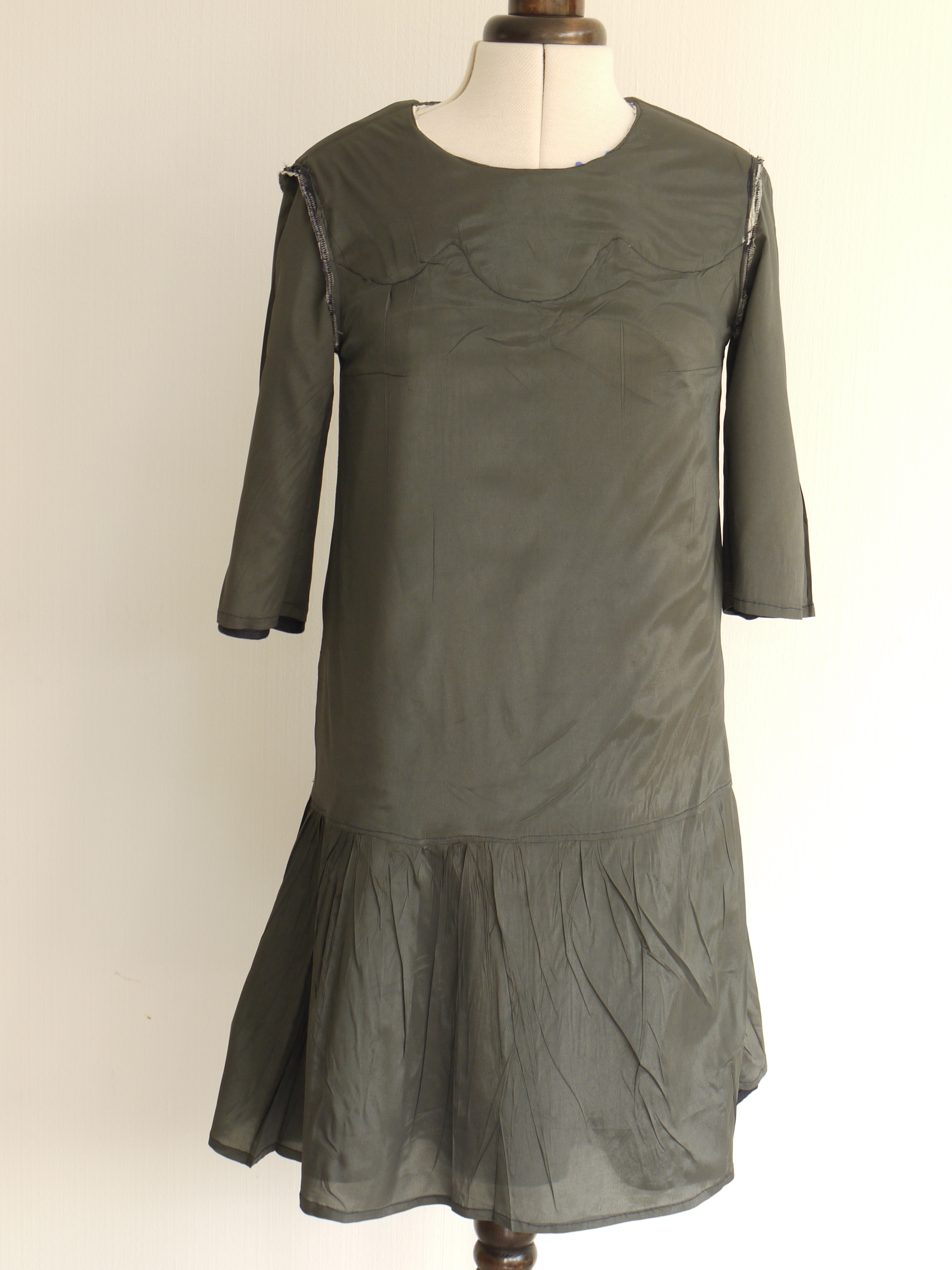Dress fully lined with viscose lining fabric